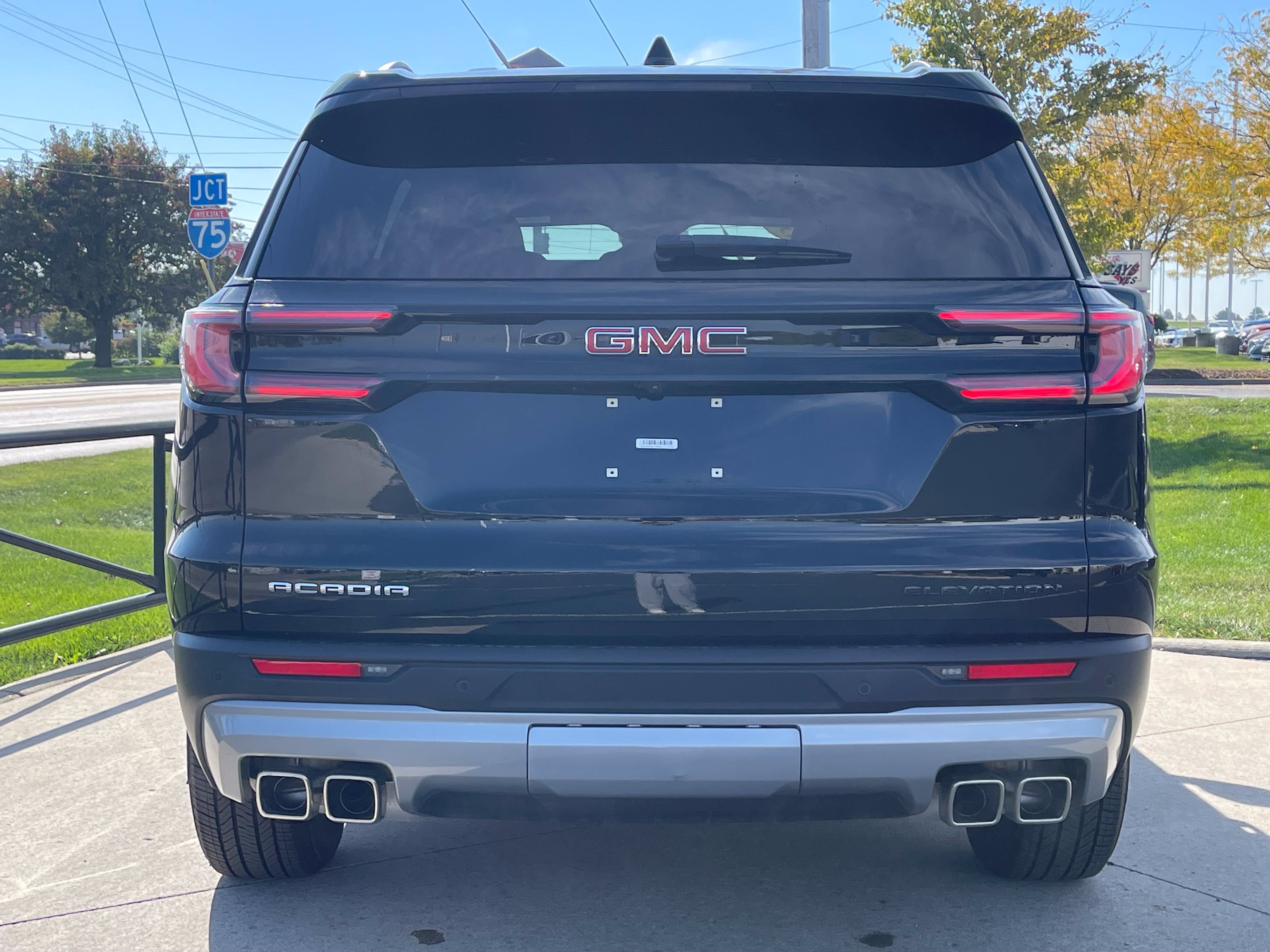 Used 2025 GMC Acadia Elevation FWD image 6