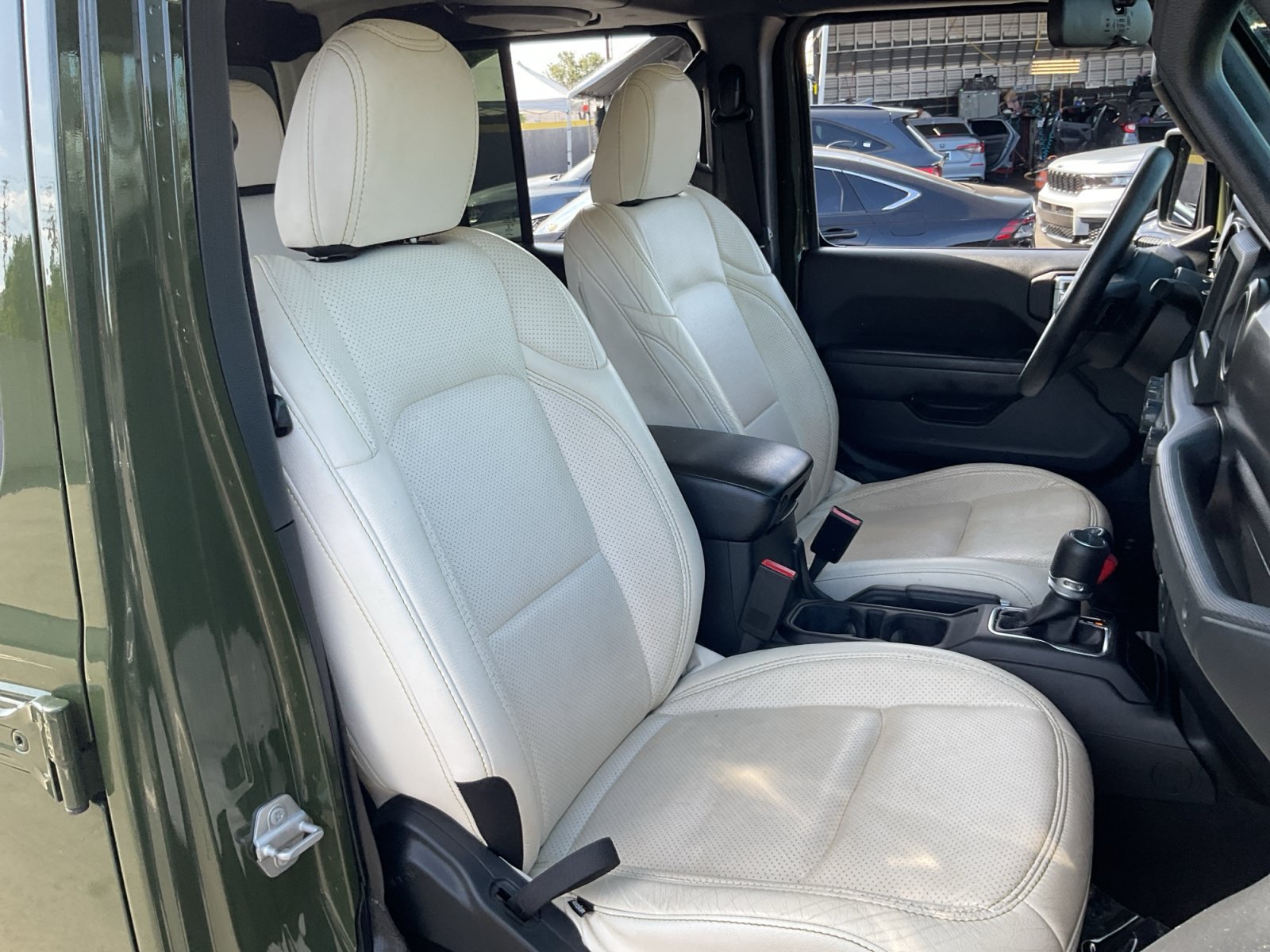 Used 2023 Jeep Gladiator Sport AWD/4WD image 21