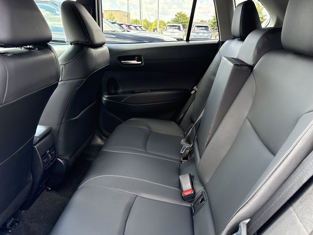 Used 2025 Toyota Corolla Cross XLE FWD image 6