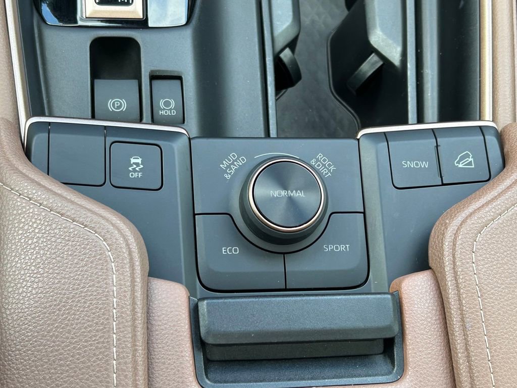 Used 2024 Toyota Grand Highlander AWD Hybrid image 43