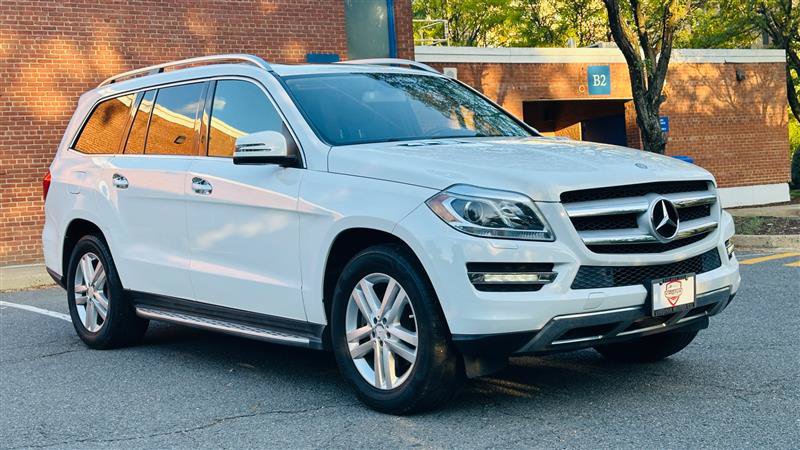 Used 2016 Mercedes-Benz GL 450 4MATIC w/ Premium I Package image 4