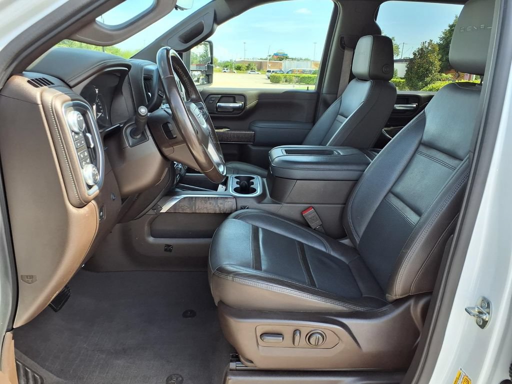 Used 2021 GMC Sierra 3500 Denali w/ Denali Ultimate Package AWD/4WD image 24