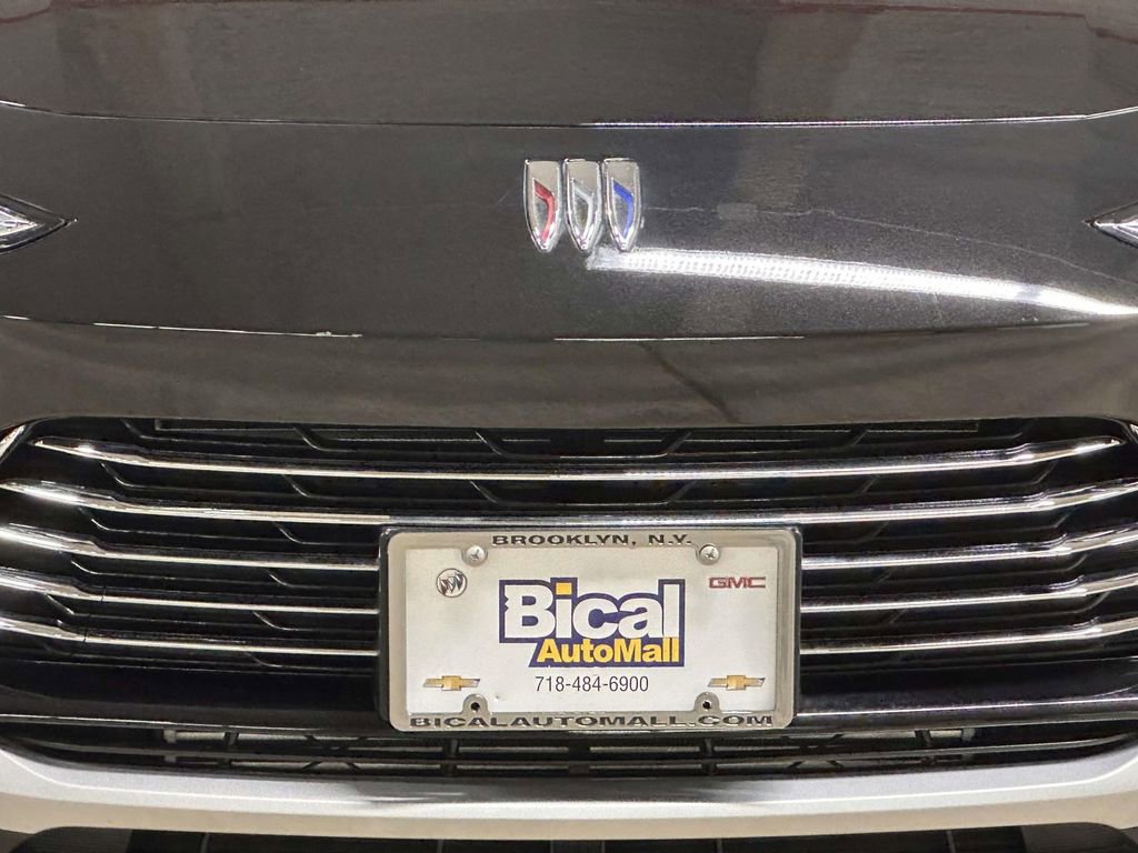 Used 2025 Buick Envista Preferred image 9