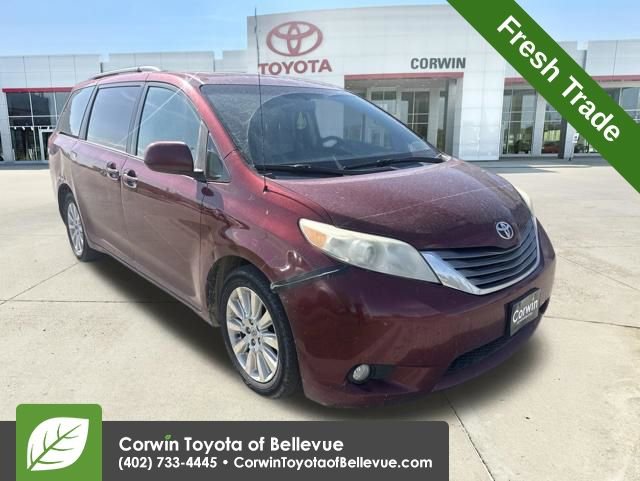 Used 2011 Toyota Sienna XLE AWD/4WD image 1