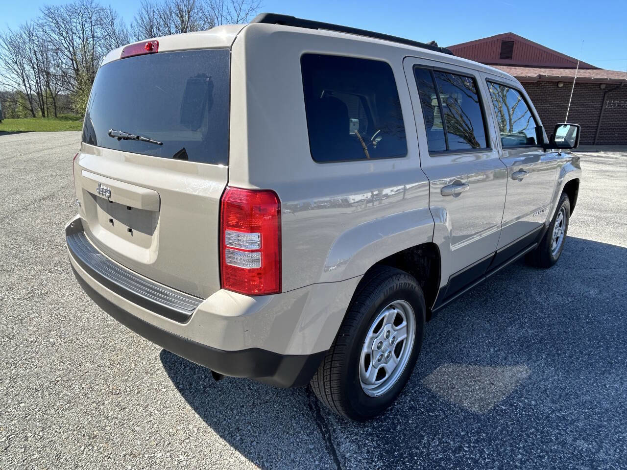 Used 2017 Jeep Patriot Sport w/ Power Value Group AWD/4WD image 5