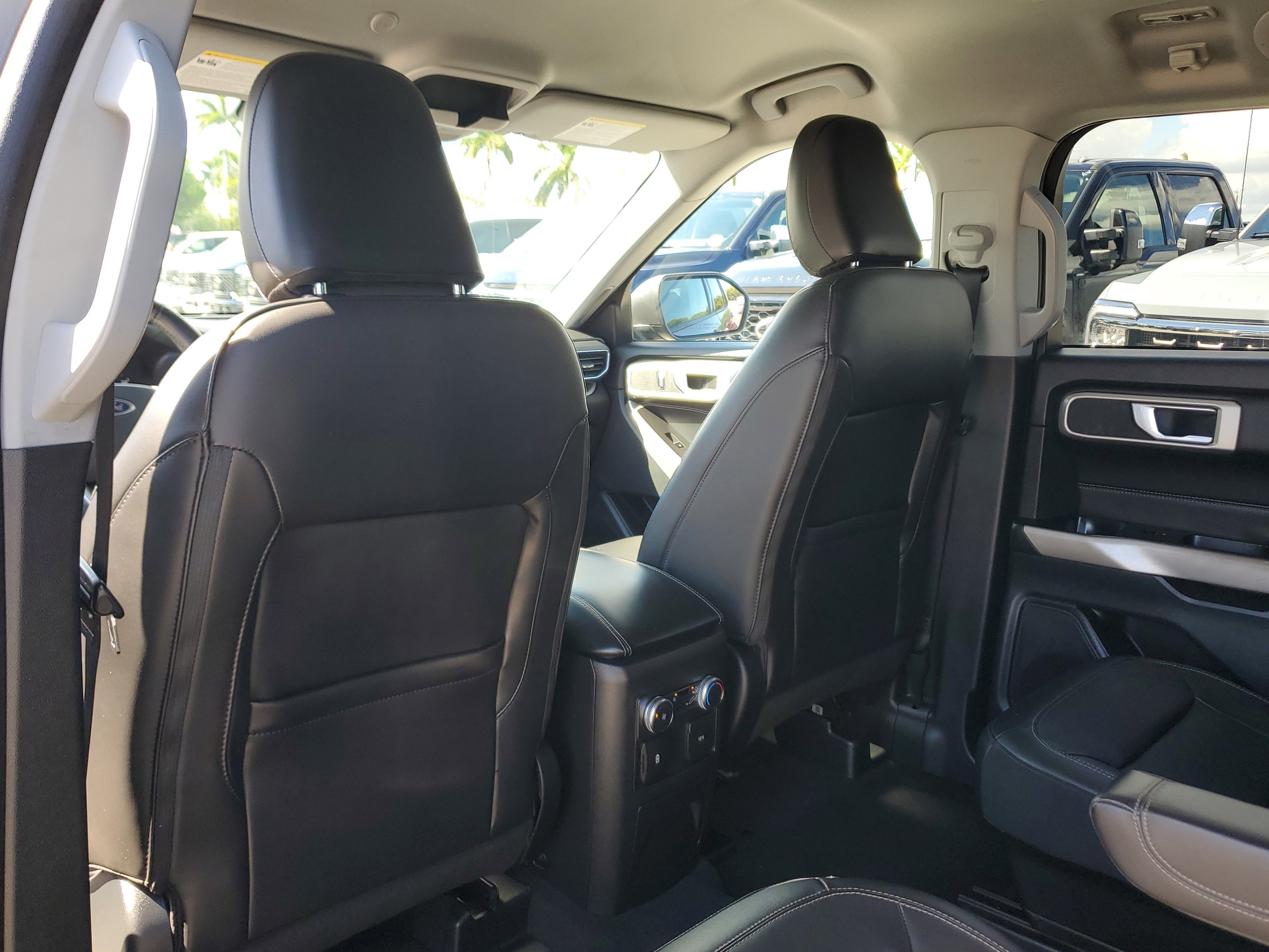 Used 2022 Ford Explorer XLT w/ Equipment Group 202A image 15