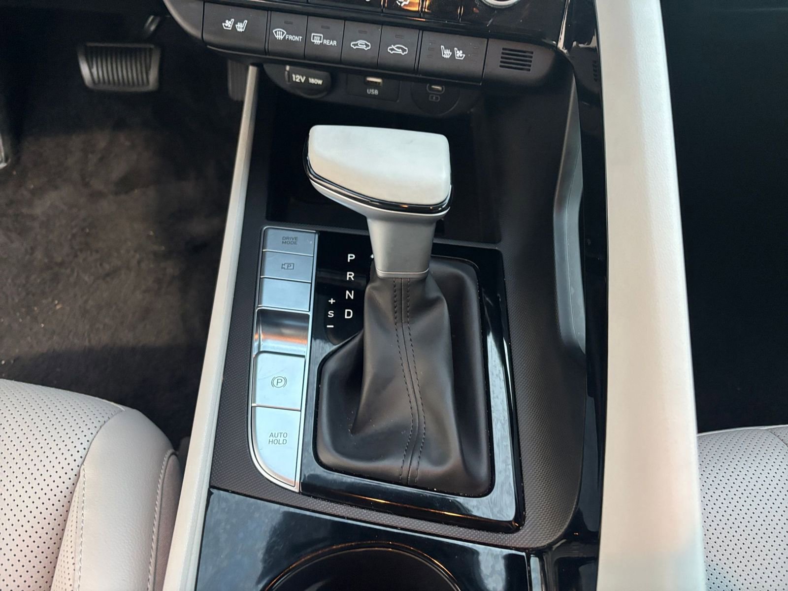 Used 2025 Hyundai Elantra Limited image 42