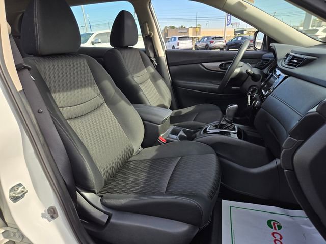 Used 2019 Nissan Rogue S image 17