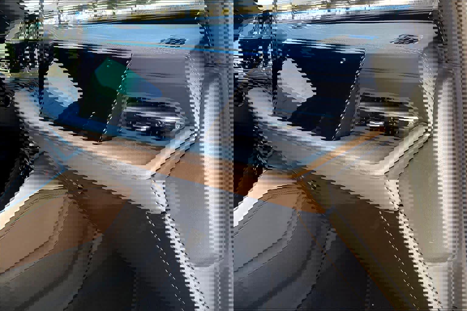 Used 2025 Audi Q5 Premium w/ Convenience Package image 17