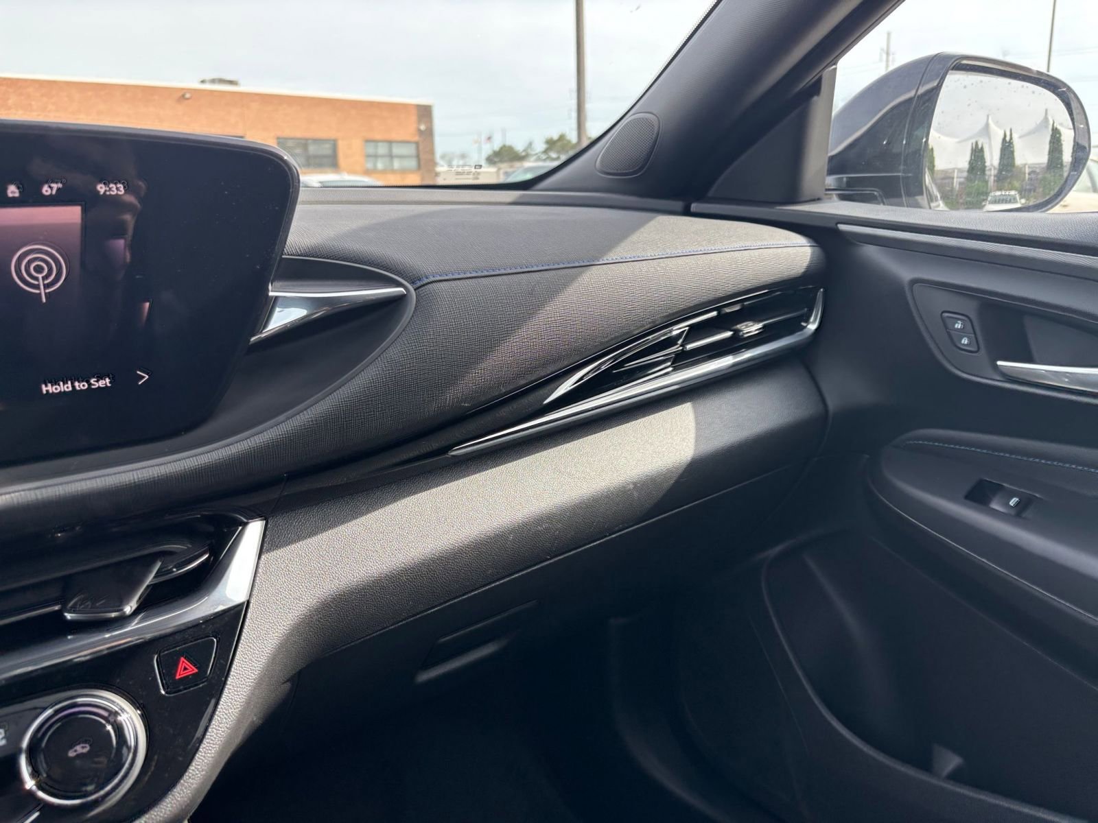 Used 2025 Buick Envista Sport Touring image 34