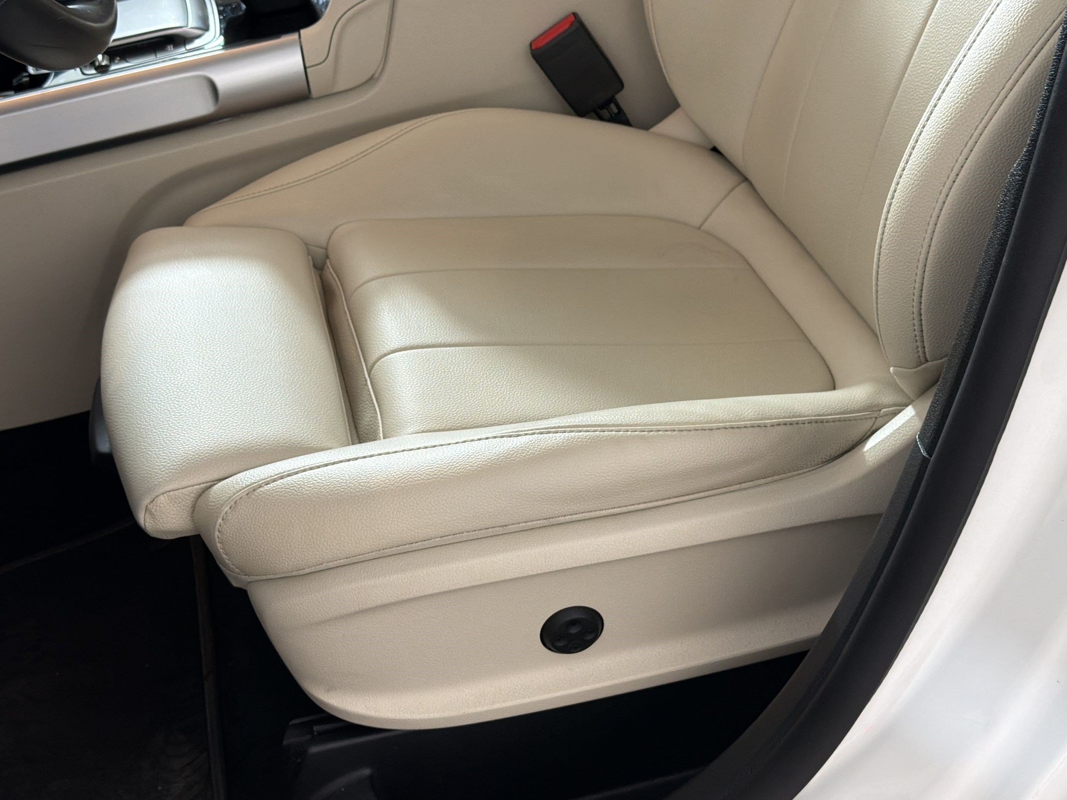 Used 2022 Mercedes-Benz GLB 250 4MATIC image 15