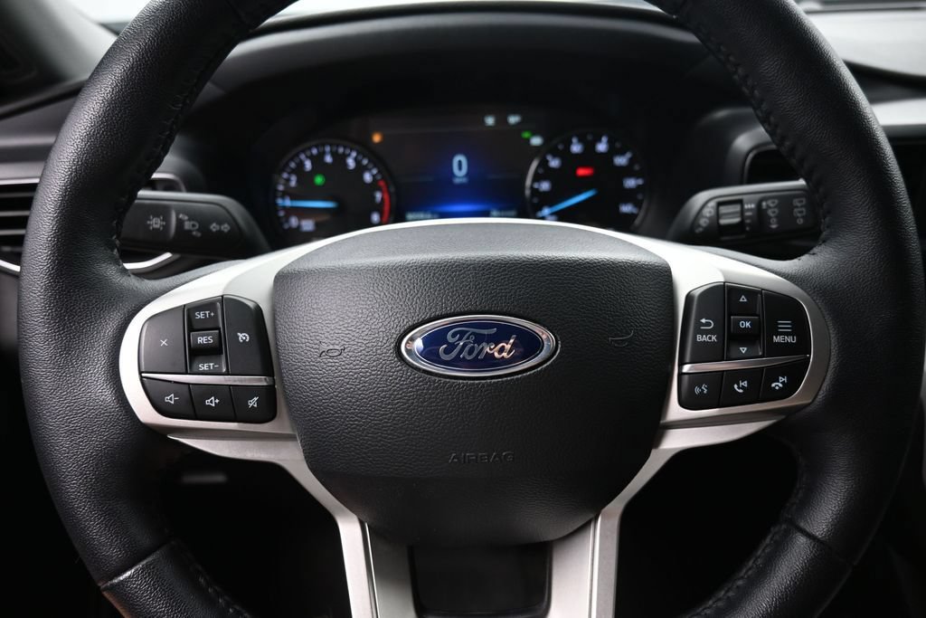 Used 2024 Ford Explorer XLT w/ Equipment Group 202A AWD/4WD image 20