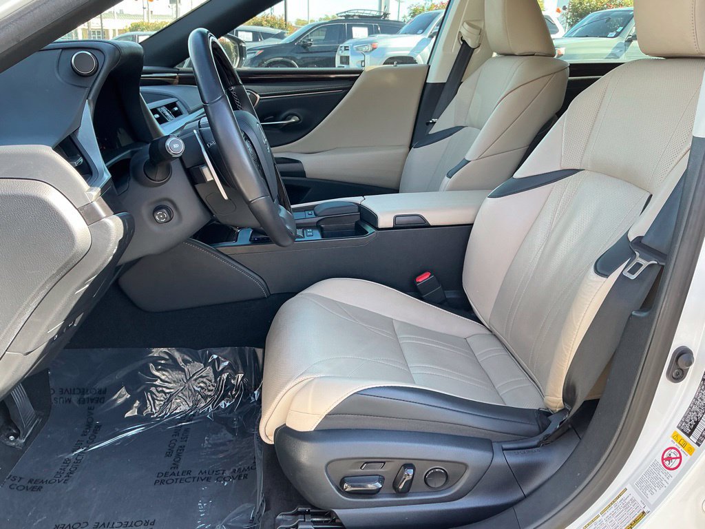 Used 2019 Lexus ES 300h FWD image 16