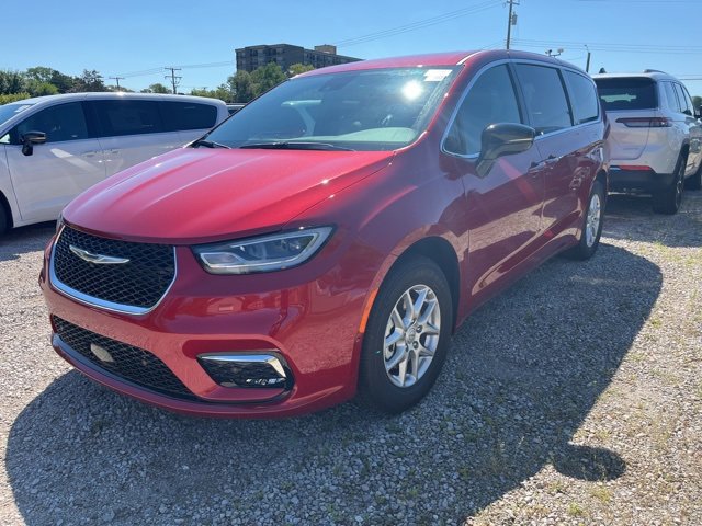 New 2026 Chrysler Pacifica Select