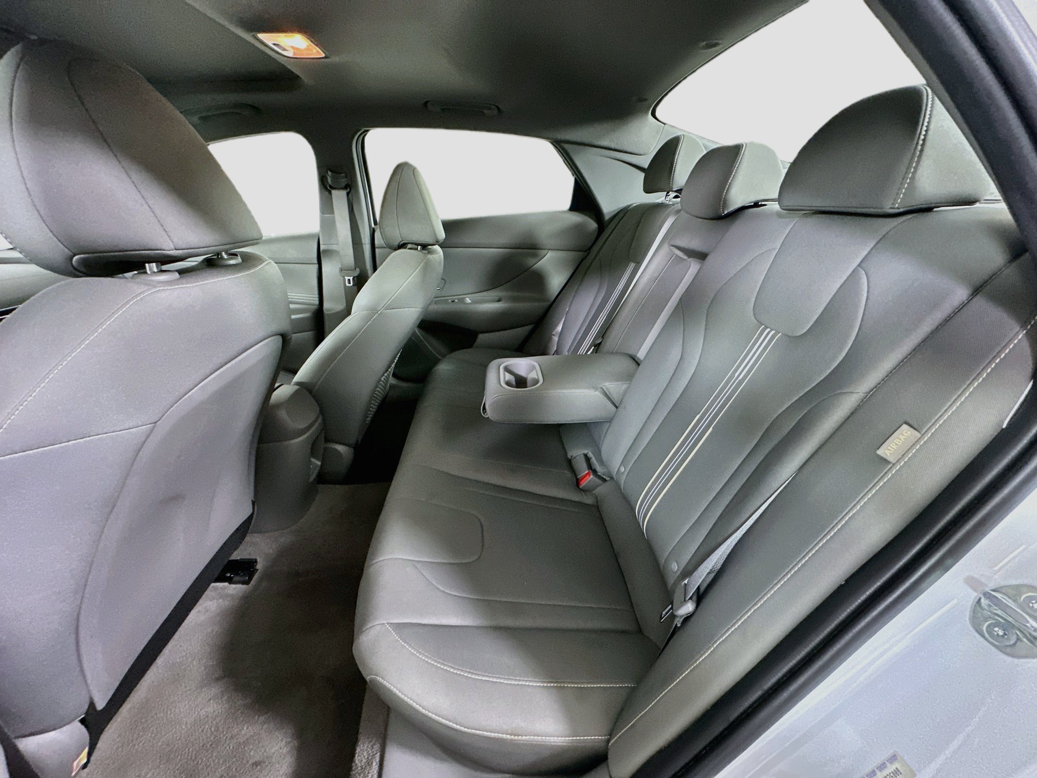 Used 2025 Hyundai Elantra SEL FWD image 28