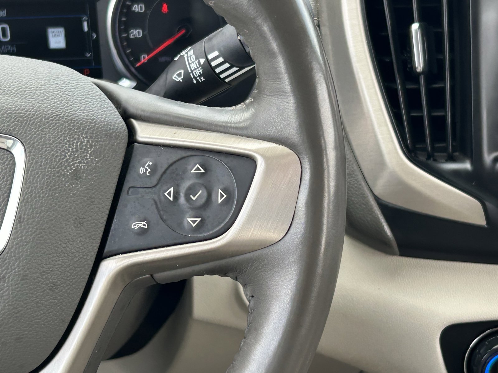 Used 2018 GMC Terrain Denali w/ Advanced Safety Package image 26