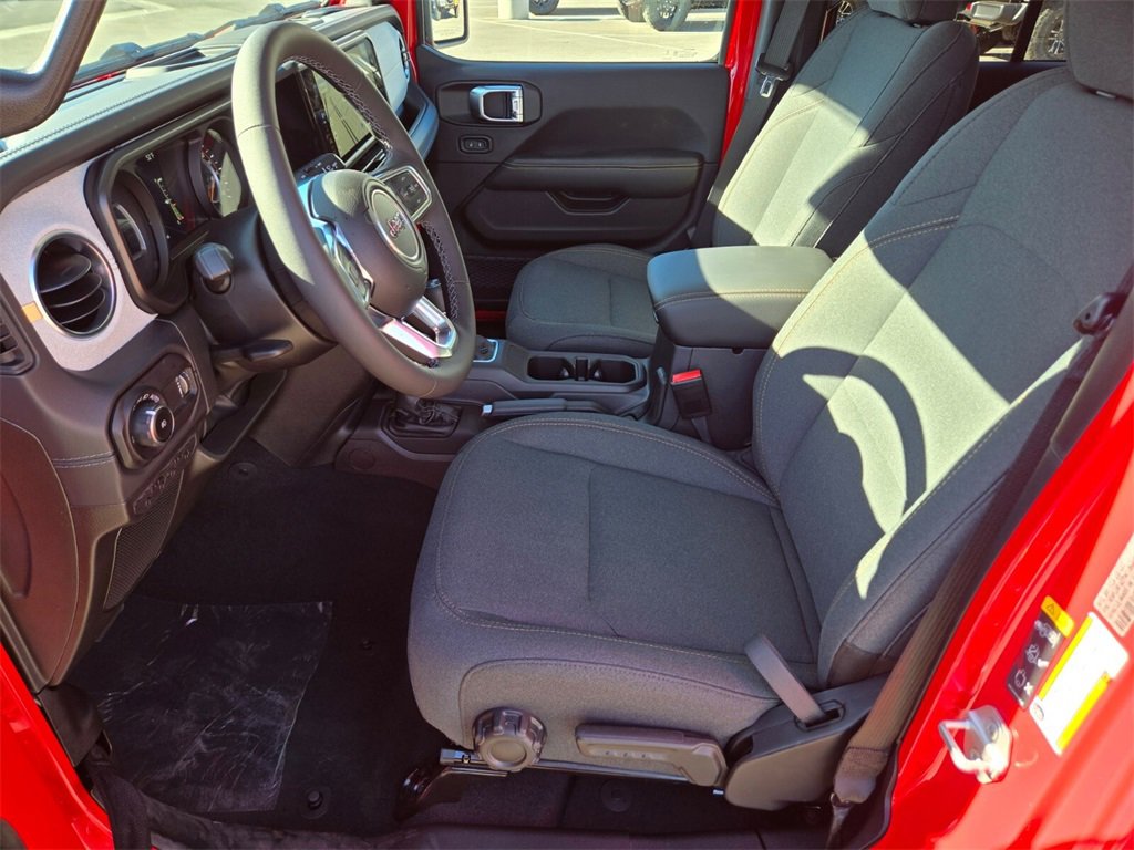 New 2026 Jeep Wrangler Unlimited w/ Technology Group image 7