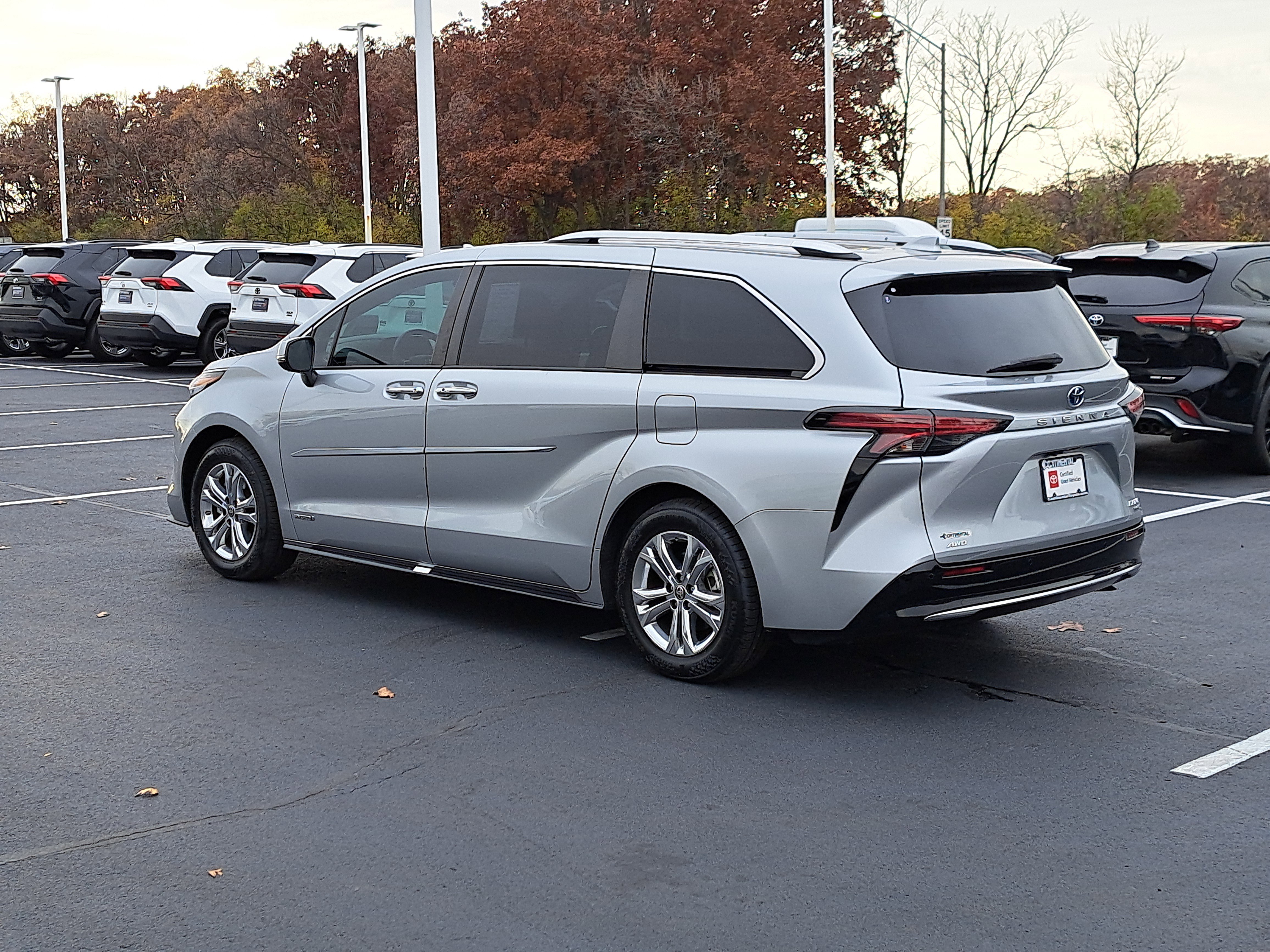 Certified 2021 Toyota Sienna Platinum image 3