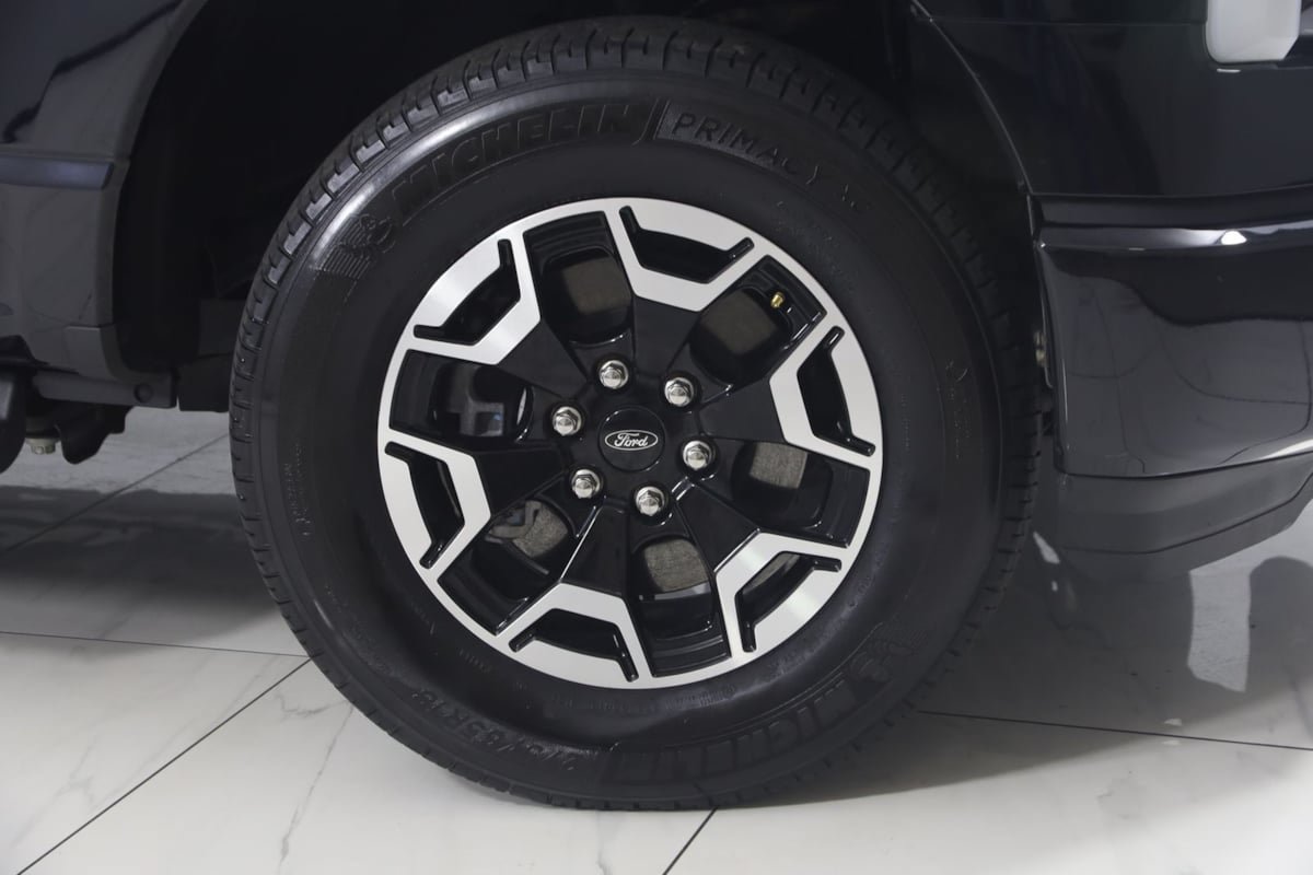 Used 2023 Ford F150 Lightning XLT AWD/4WD image 14