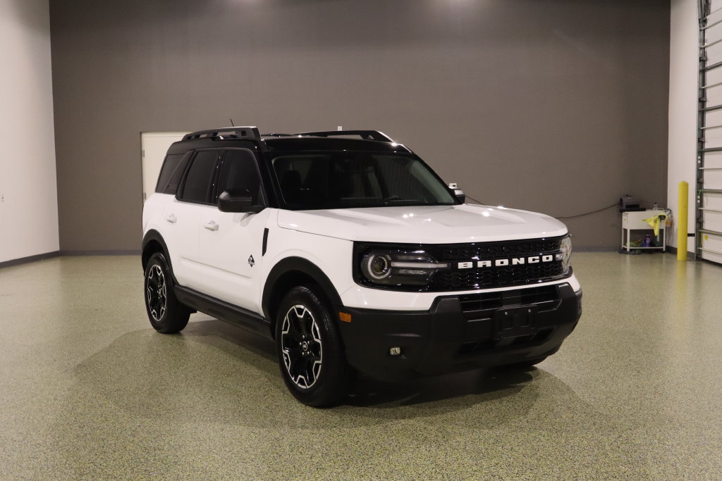 Used 2025 Ford Bronco Sport Outer Banks AWD/4WD image 1