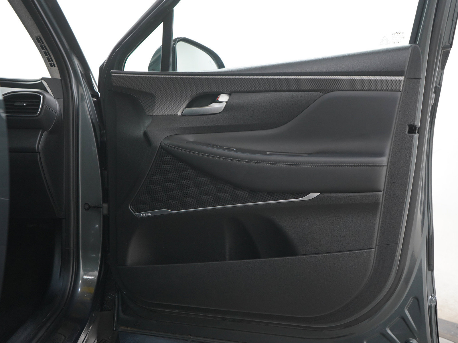 Used 2019 Hyundai Santa Fe Limited AWD/4WD image 9