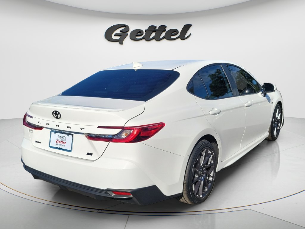 Used 2025 Toyota Camry SE w/ Convenience Package FWD image 5
