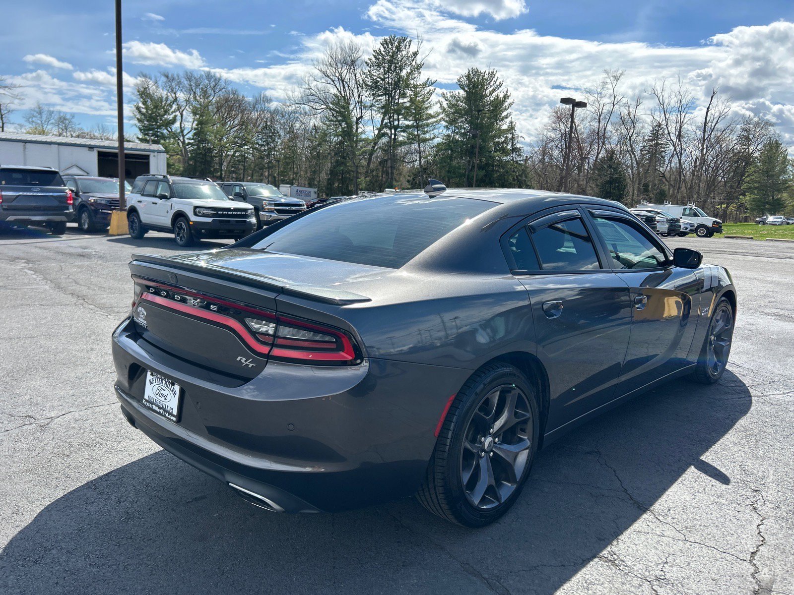 Used 2017 Dodge Charger R/T w/ Premium Group image 13