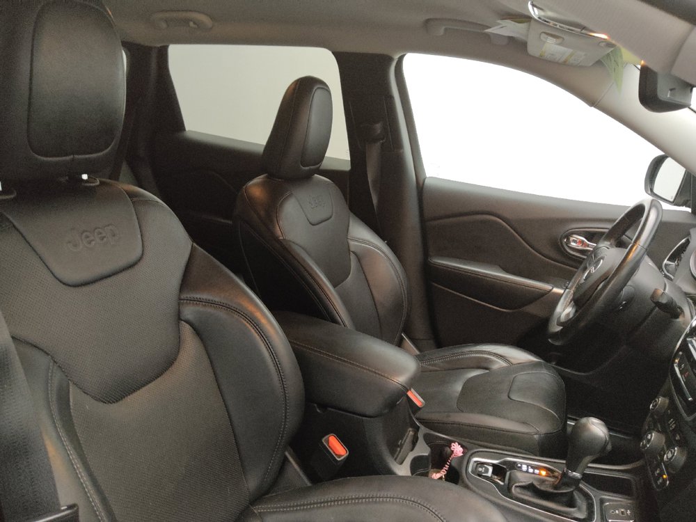Used 2019 Jeep Cherokee Limited FWD image 21