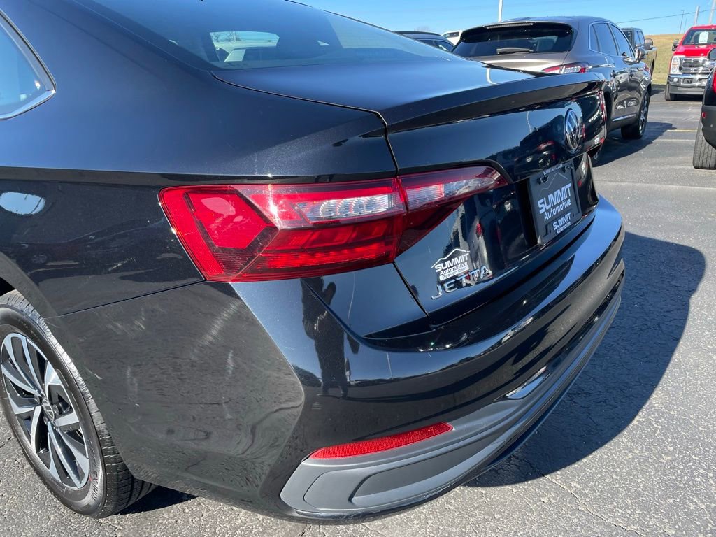 Used 2024 Volkswagen Jetta S image 32