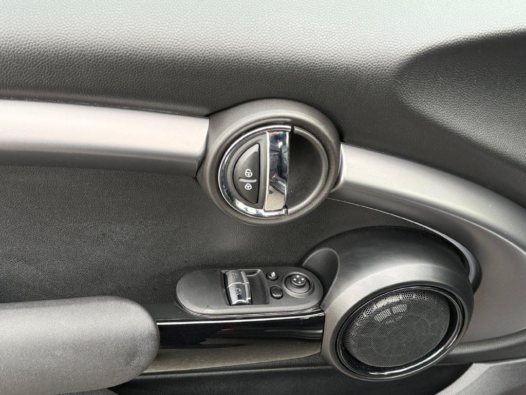 Used 2023 MINI Cooper S FWD image 11