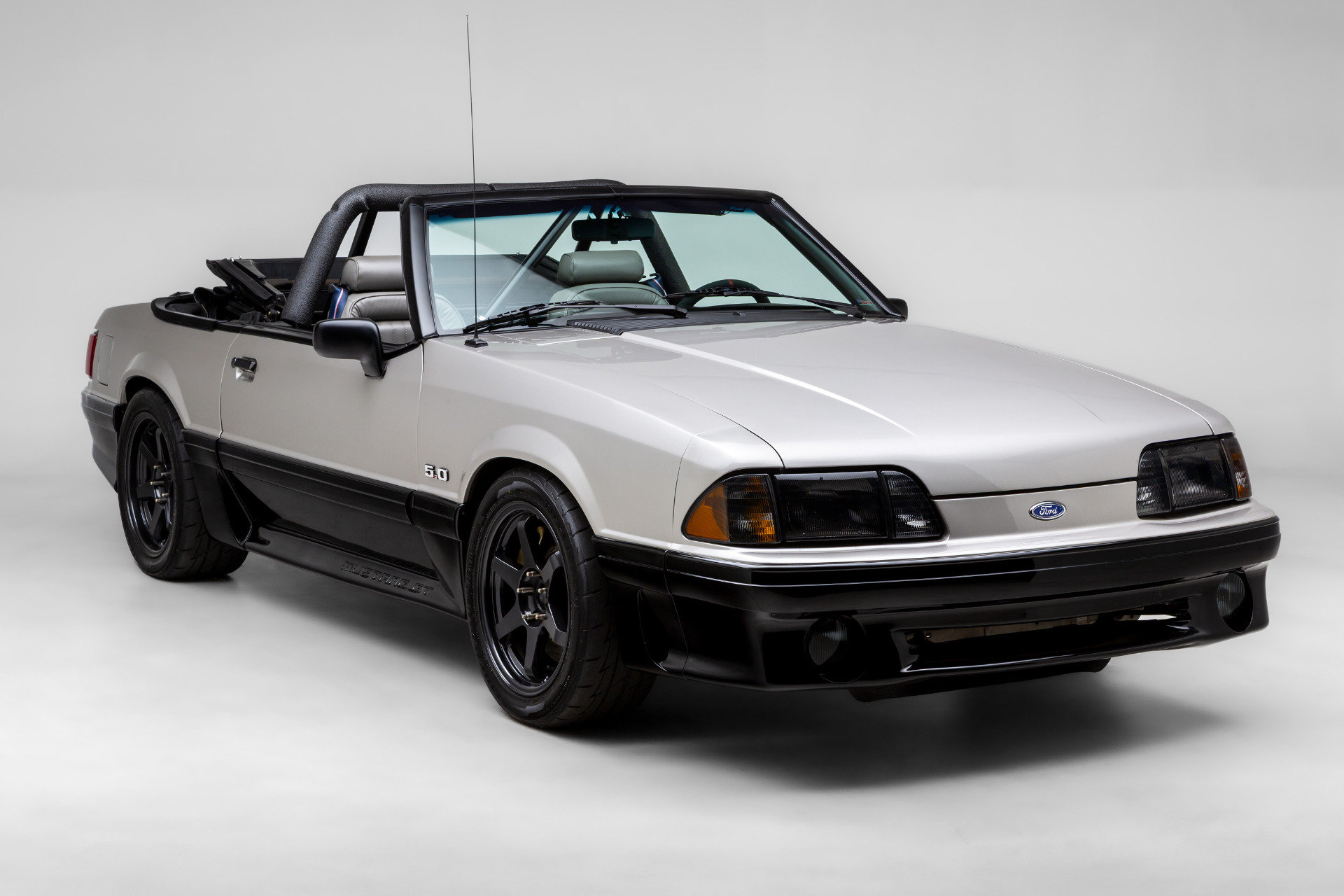 Used 1990 Ford Mustang GT RWD image 1
