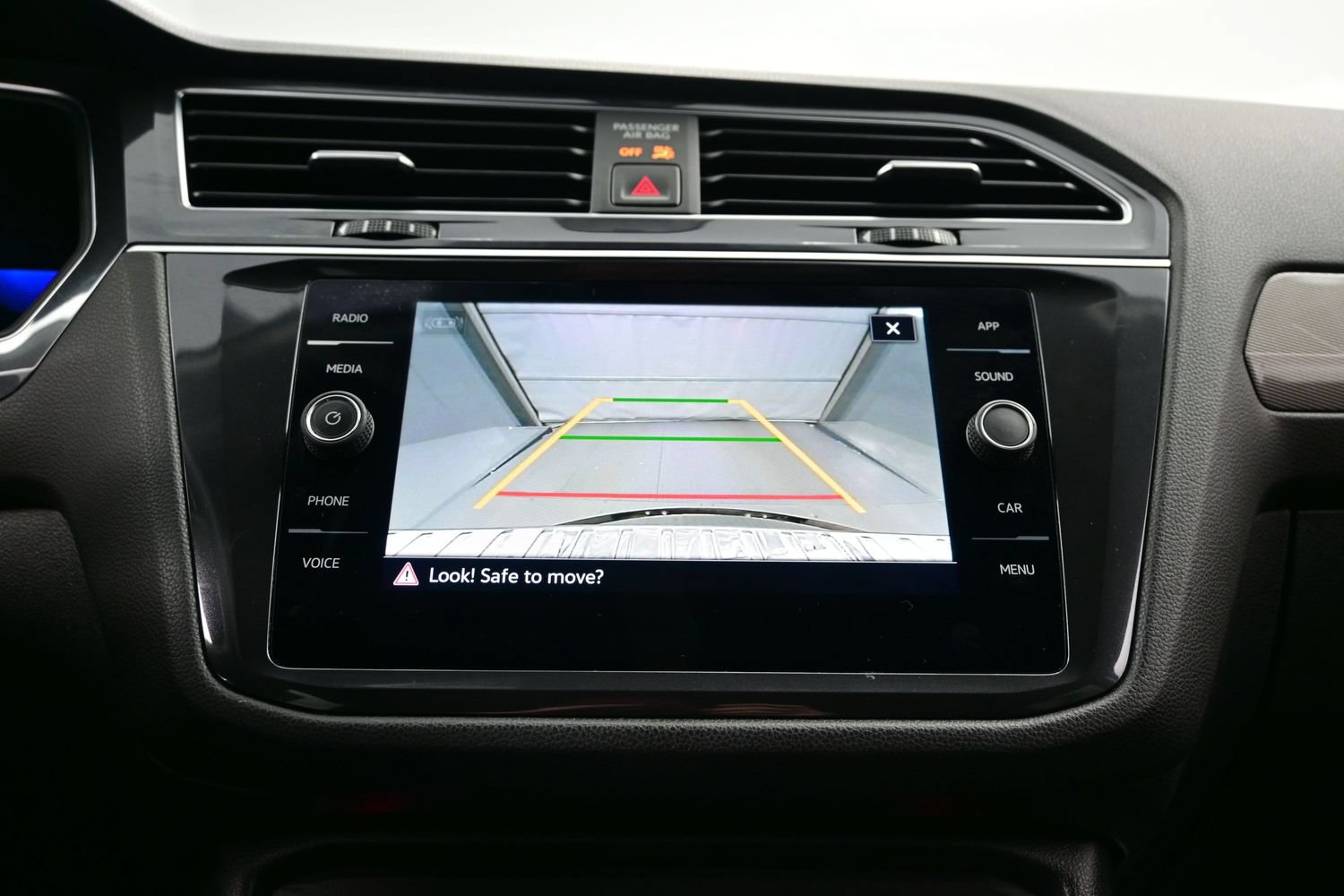 Used 2022 Volkswagen Tiguan SE AWD/4WD image 18