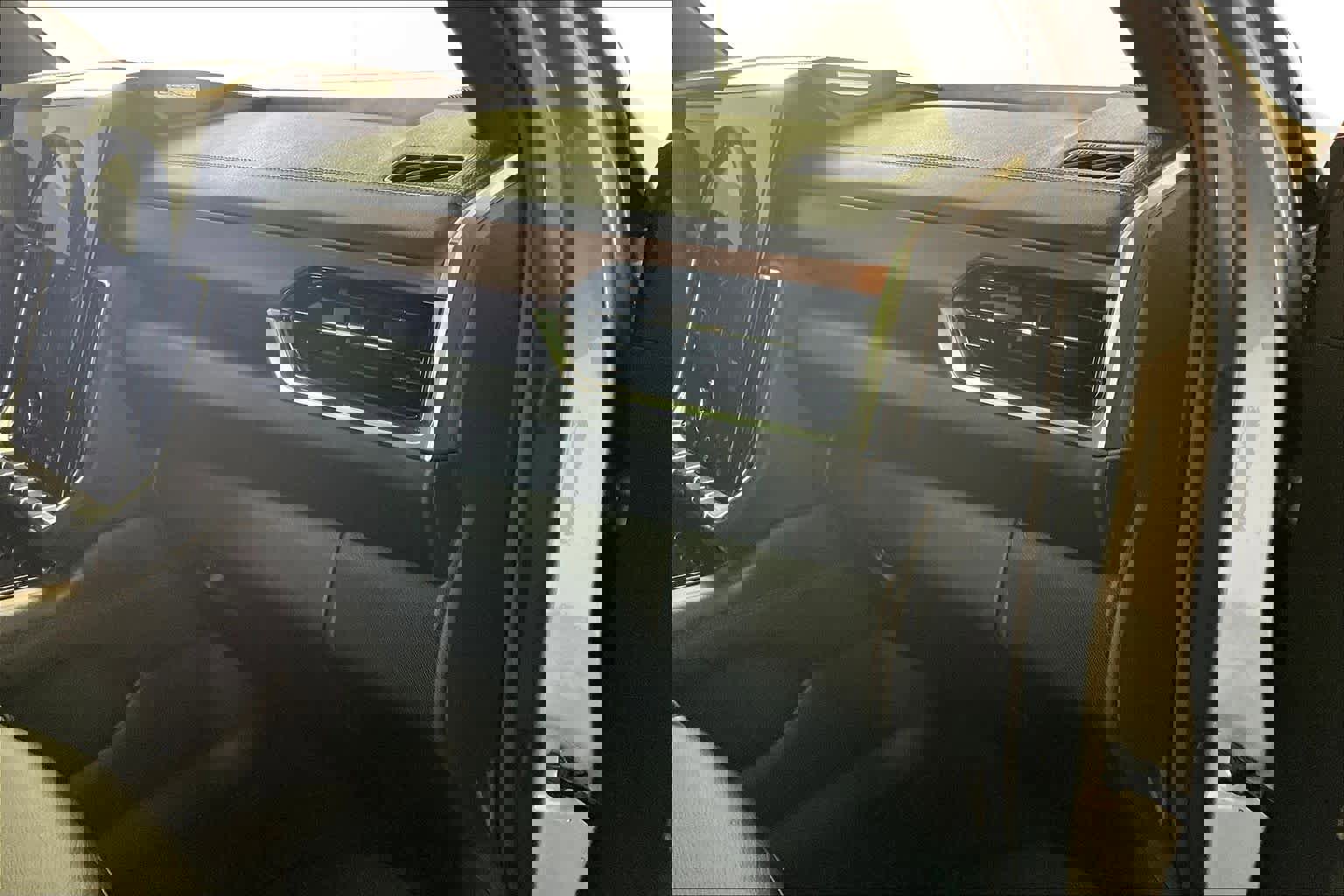 Used 2026 GMC Yukon Denali w/ Sun & Power Step Package image 19