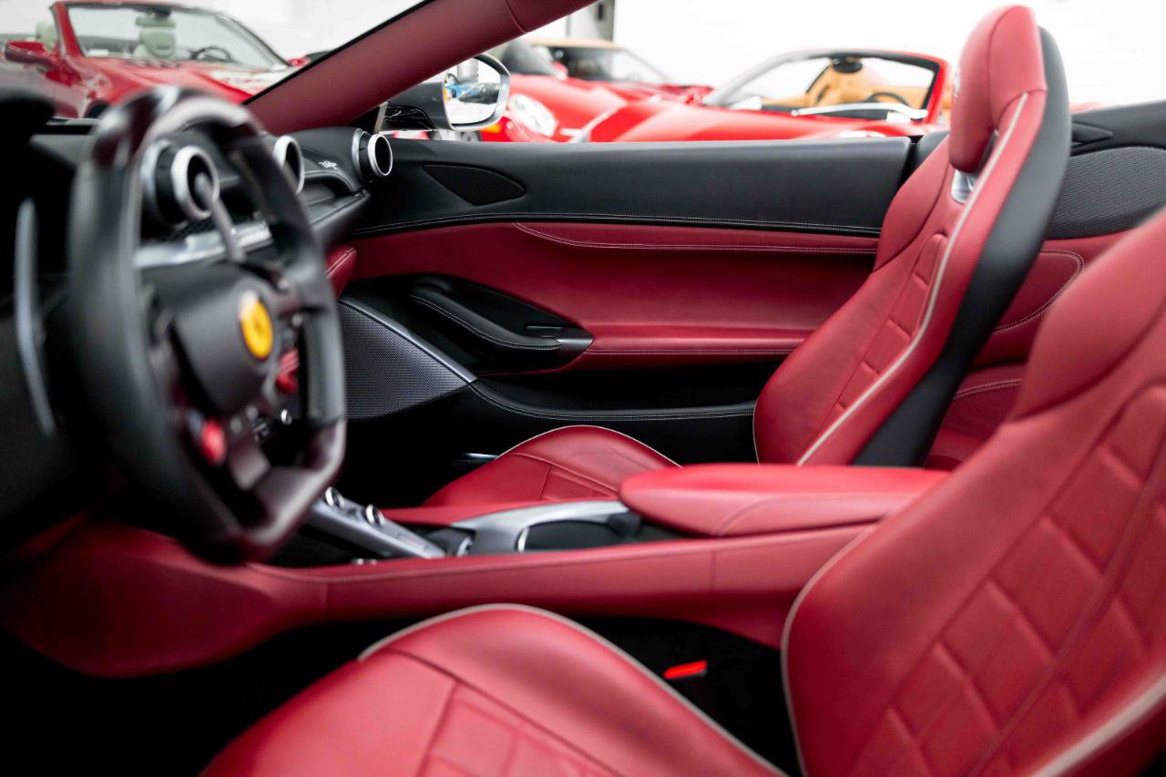 Used 2020 Ferrari Portofino RWD image 57