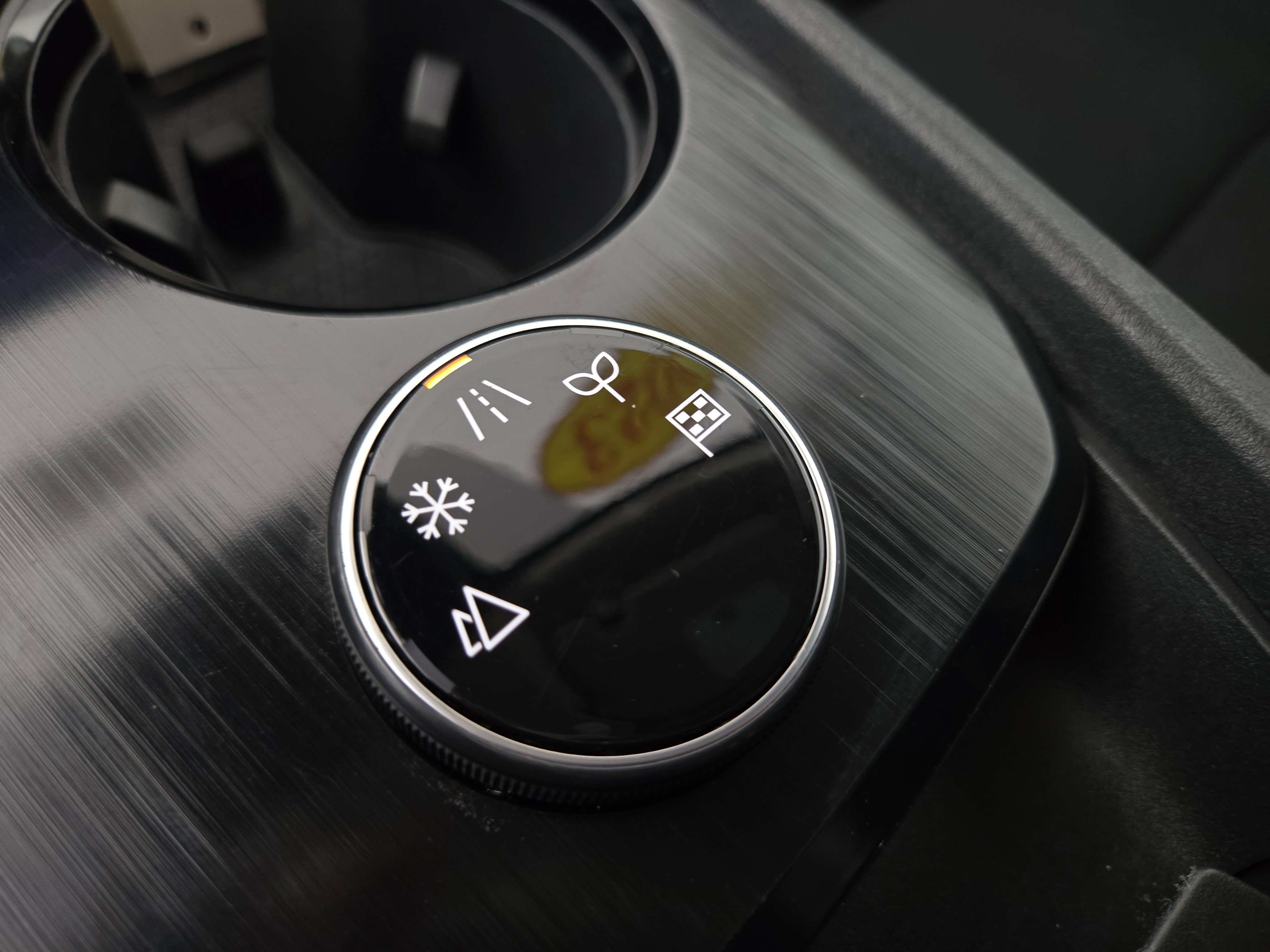 Used 2023 Nissan Rogue S image 28