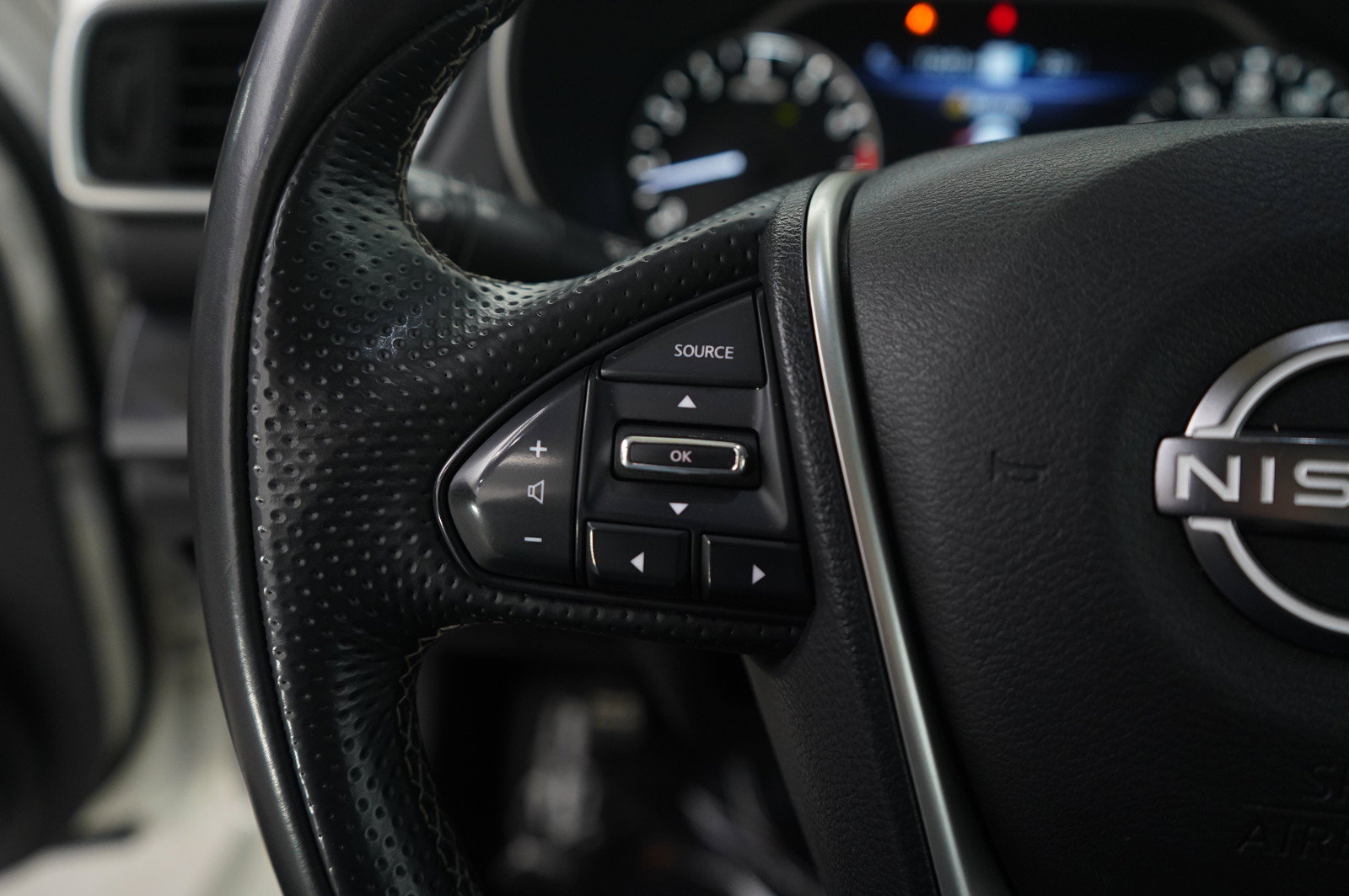 Used 2023 Nissan Maxima Platinum FWD image 17