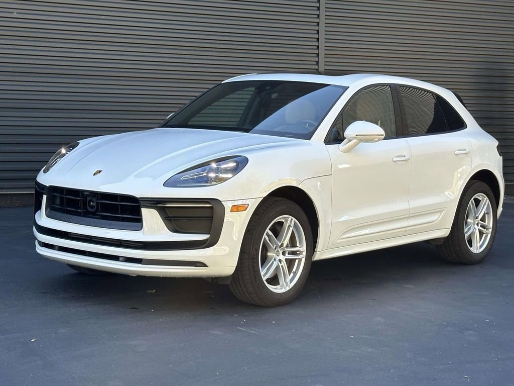 Certified 2025 Porsche Macan Premium Pack Plus