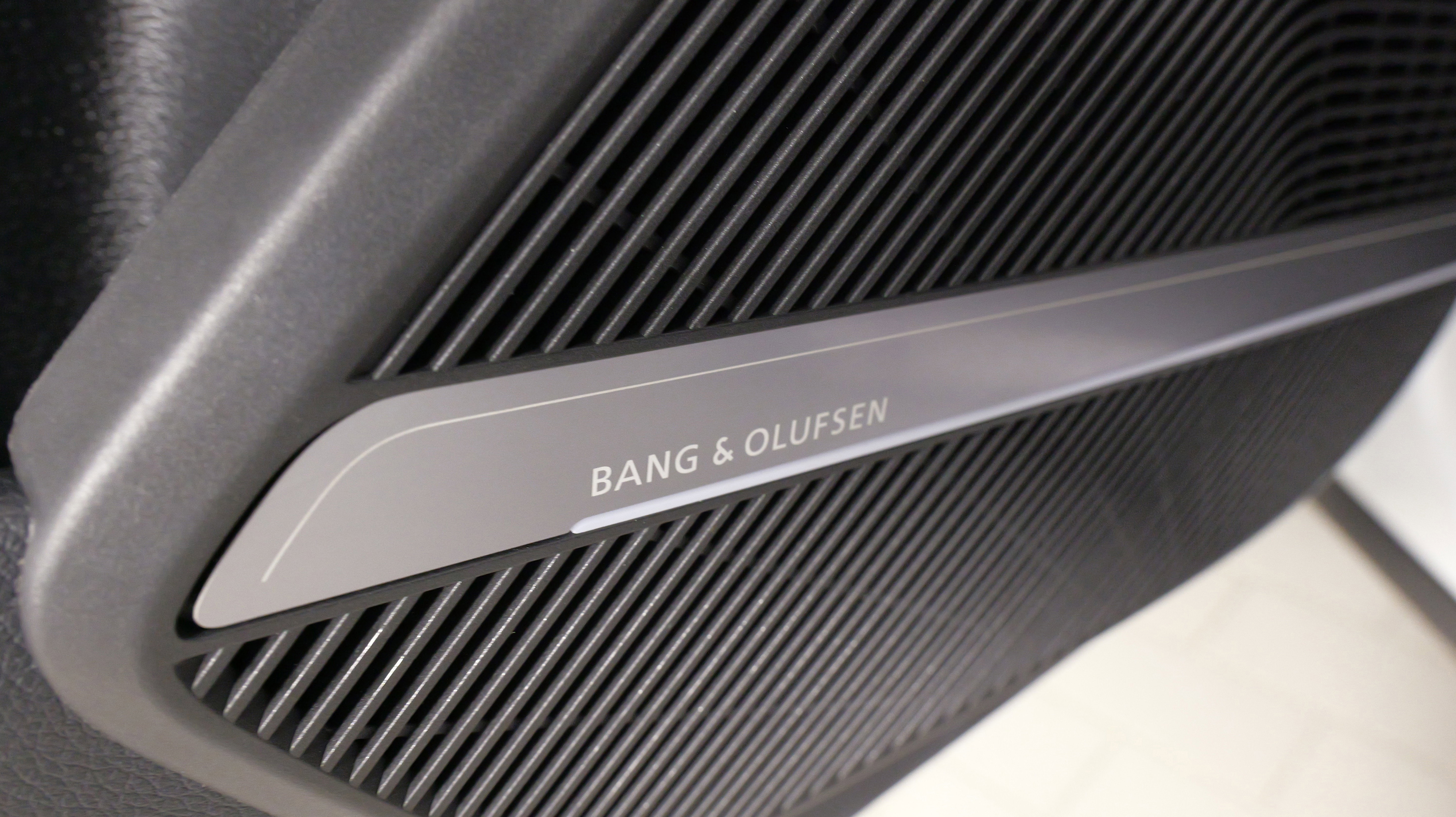 Used 2023 Audi SQ5 Prestige image 25