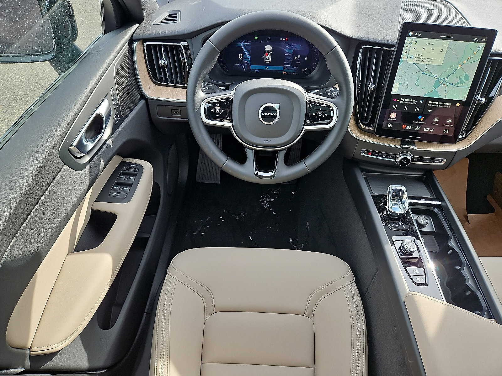 New 2026 Volvo XC60 B5 Plus w/ Protection Package Premier image 9