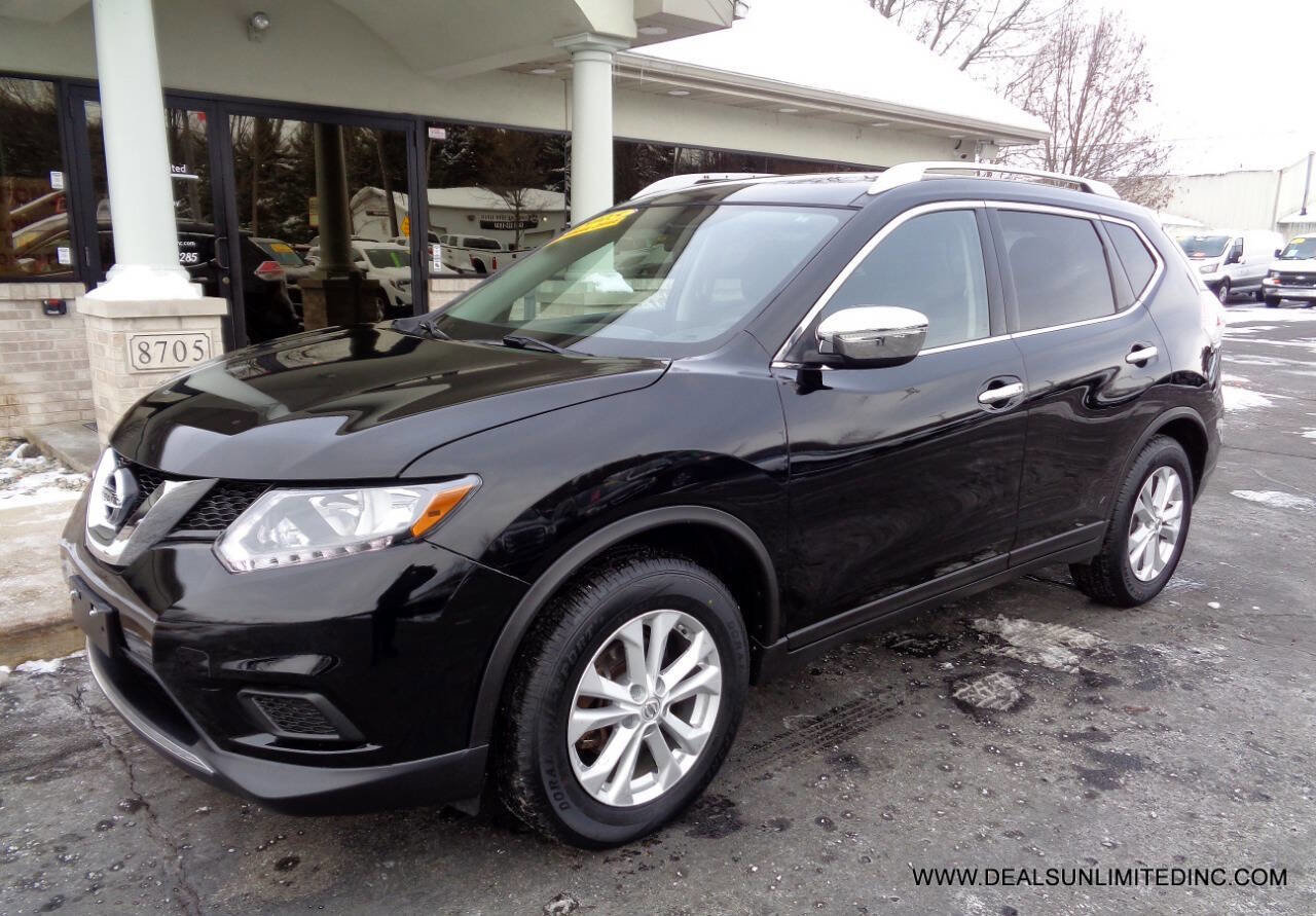 Used 2015 Nissan Rogue SV image 1