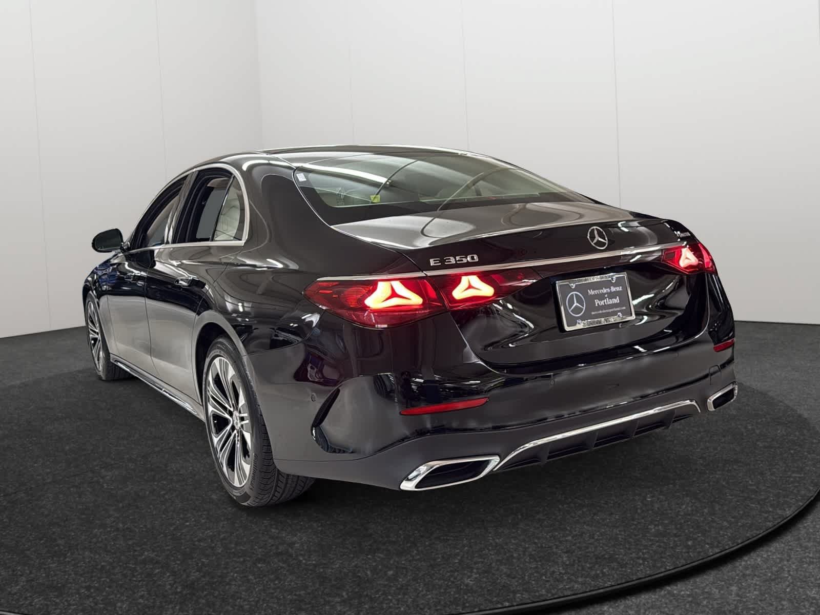 New 2027 Mercedes-Benz E 350 4MATIC Sedan image 4