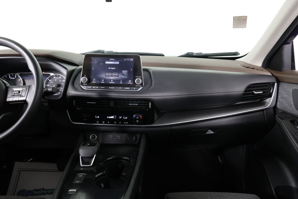 Used 2021 Nissan Rogue SV image 29