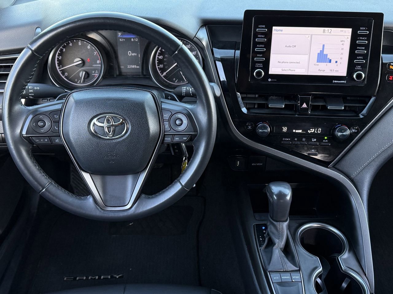 Used 2024 Toyota Camry SE image 11