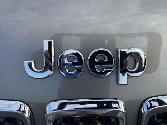 Used 2021 Jeep Cherokee Latitude FWD image 5