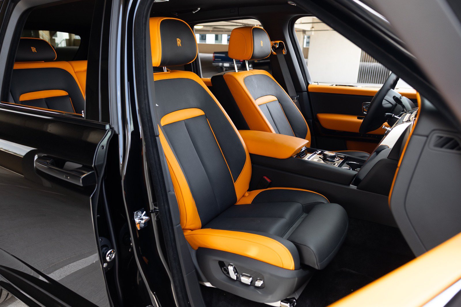 Used 2026 Rolls-Royce Cullinan AWD/4WD image 52
