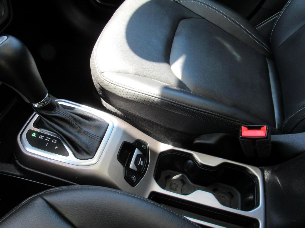 Used 2021 Jeep Renegade Limited w/ Sun & Sound Group image 11