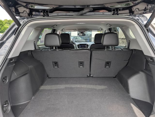 Used 2023 GMC Terrain SLT w/ Infotainment Package II AWD/4WD image 11