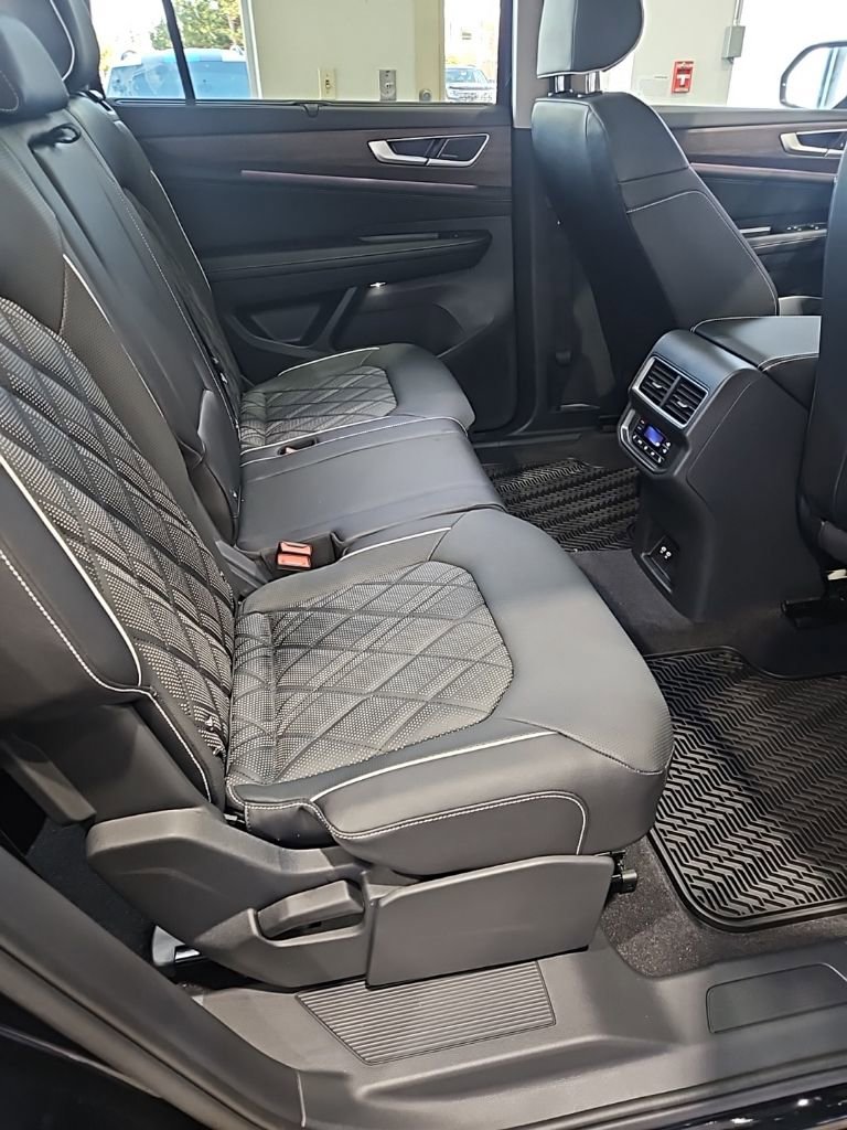 New 2026 Volkswagen Atlas SEL Premium R-Line AWD/4WD image 17