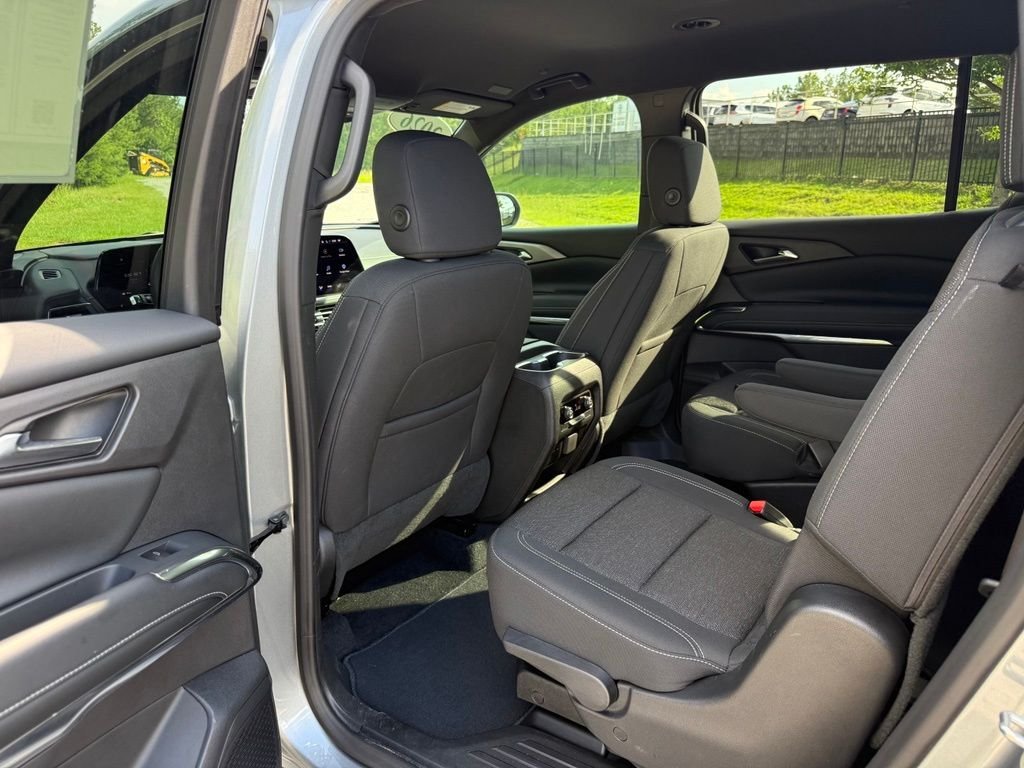 Used 2026 Chevrolet Traverse LT w/ Driver Confidence Package FWD image 27