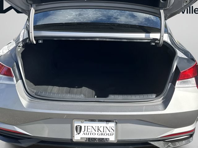 Used 2021 Hyundai Elantra SEL w/ Convenience Package FWD image 9